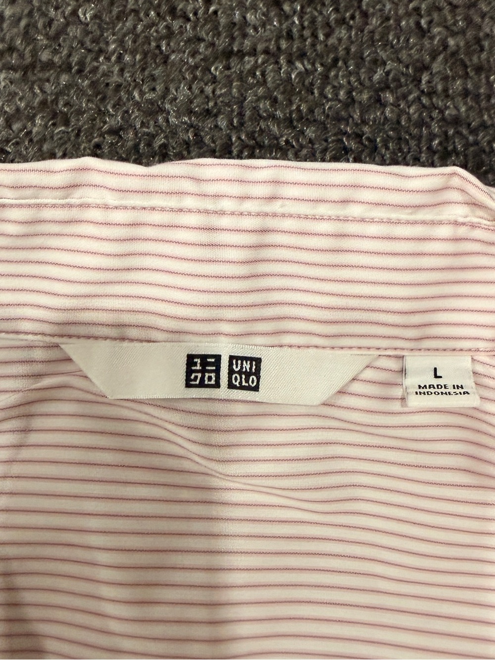 Uniqlo Light Pink Women's Button-Down Shirt - Picture 3 of 4